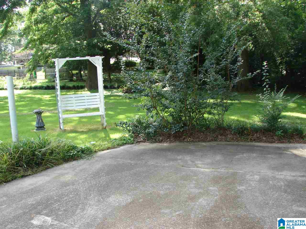 1204 Eastern Valley Road Bessemer, AL 35020 - Photo 5 of 23