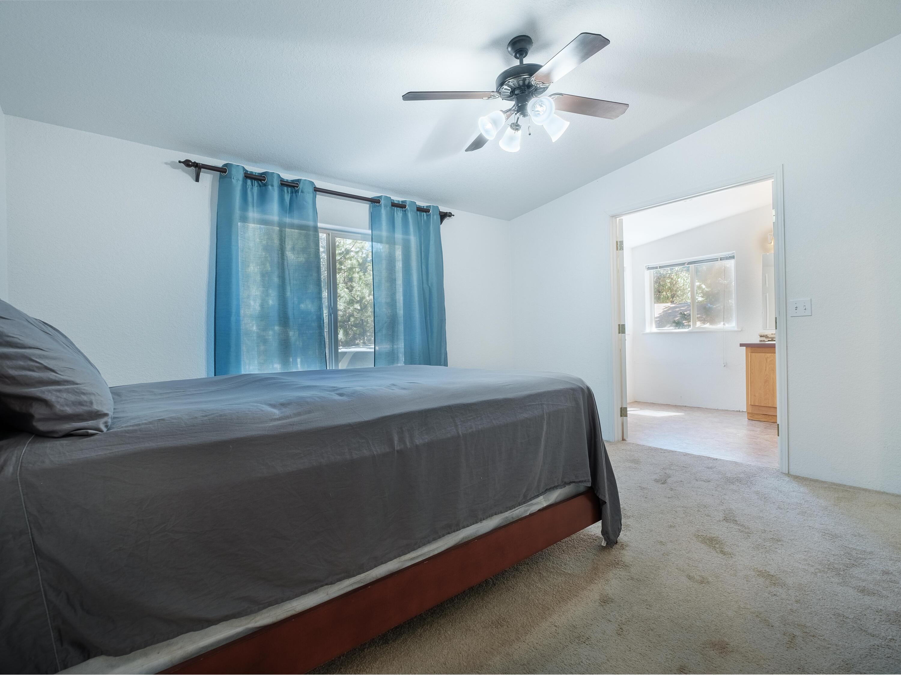 60477 Pima Road Bend, OR 97702 - Photo 17 of 25 Primary bedroom