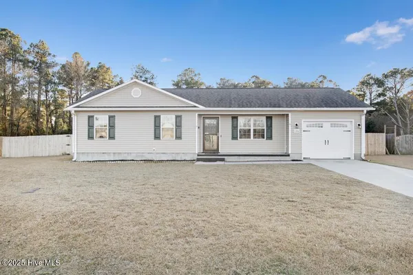 $1,700 | 106 Lois Court, Richlands, NC 28574