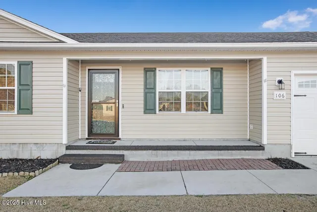 $1,700 | 106 Lois Court, Richlands, NC 28574