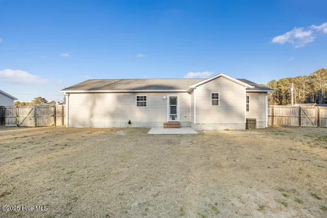 $1,700 | 106 Lois Court, Richlands, NC 28574