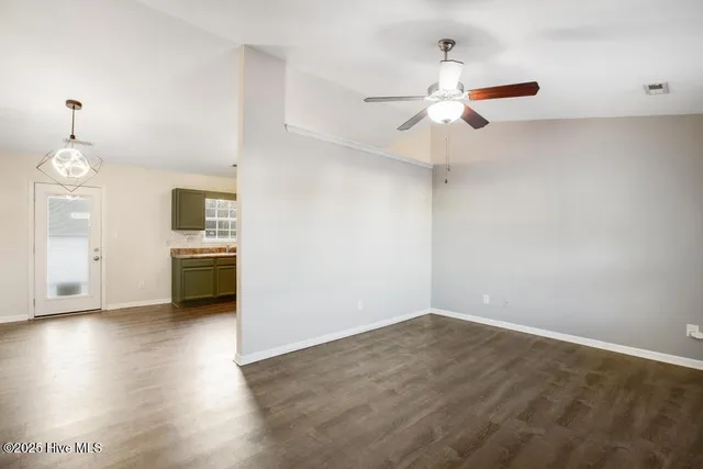 $1,700 | 106 Lois Court, Richlands, NC 28574