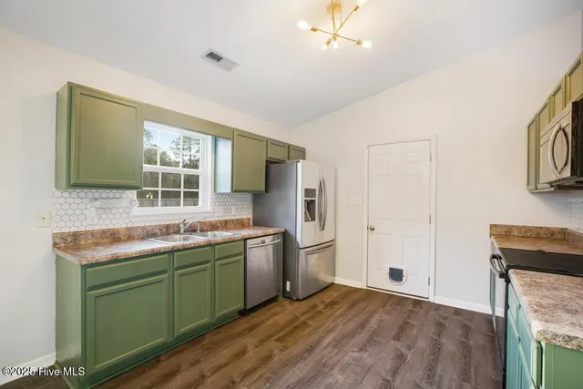 $1,700 | 106 Lois Court, Richlands, NC 28574