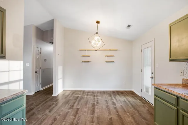 $1,700 | 106 Lois Court, Richlands, NC 28574