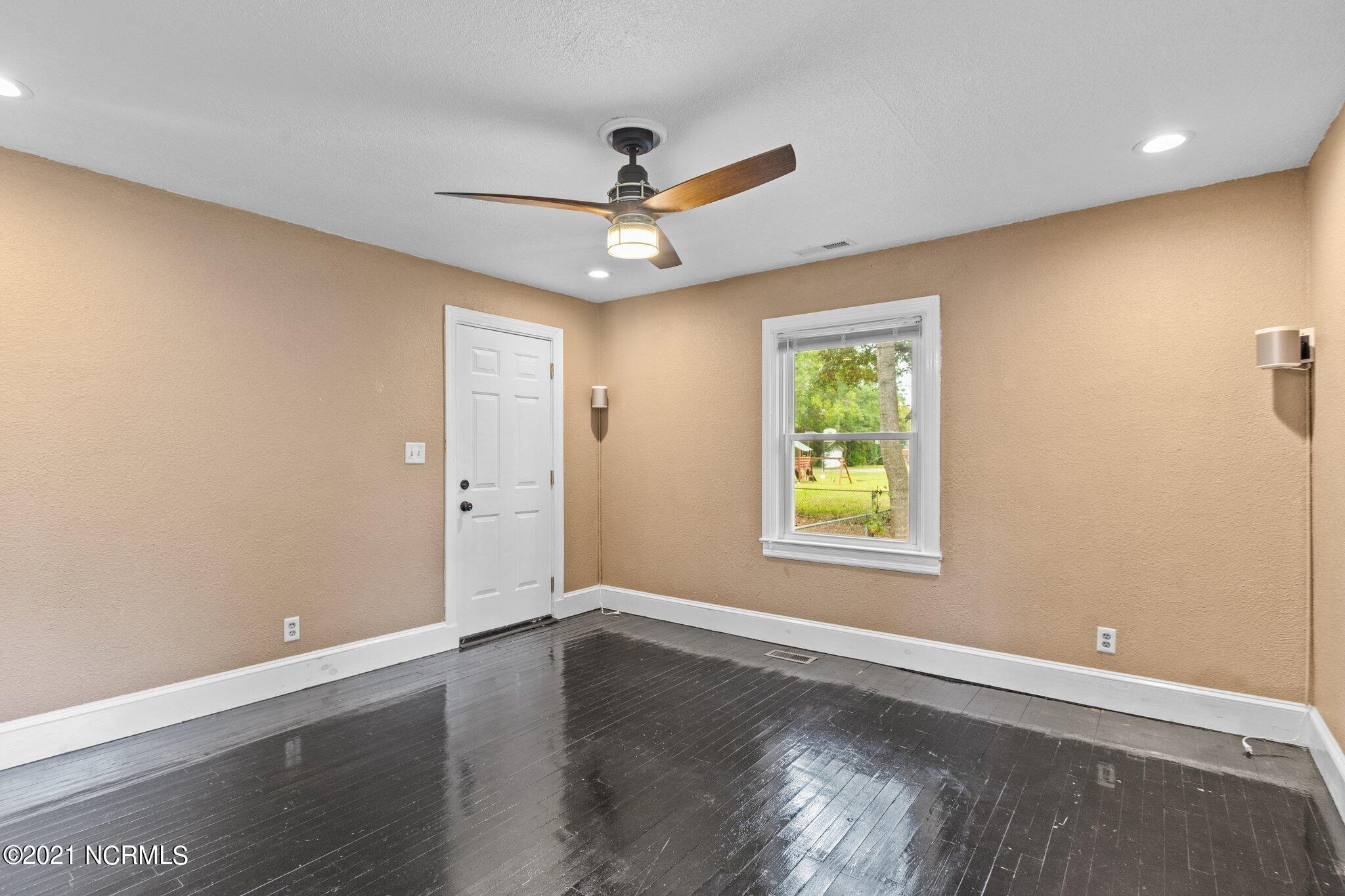 126 Roosevelt Road Jacksonville, NC 28540 - Photo 26 of 44 Master Bedroom