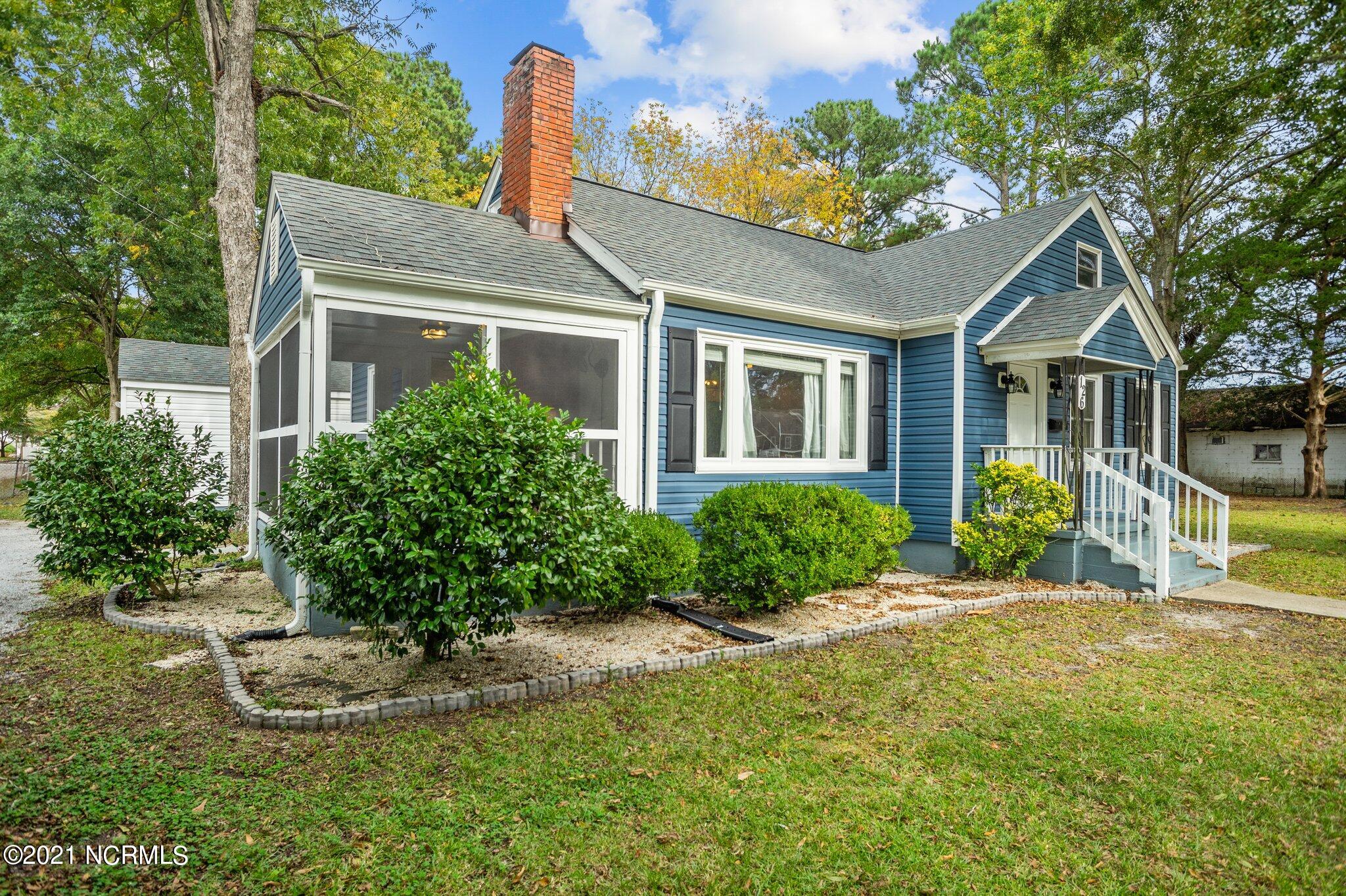 126 Roosevelt Road Jacksonville, NC 28540 - Photo 3 of 44 Side View