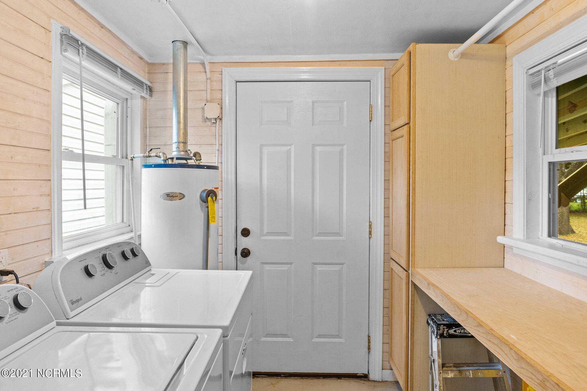126 Roosevelt Road Jacksonville, NC 28540 - Photo 34 of 44 Laundry Room