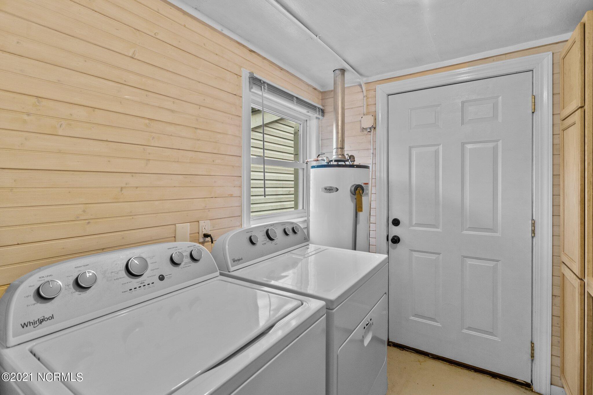126 Roosevelt Road Jacksonville, NC 28540 - Photo 35 of 44 Laundry Room