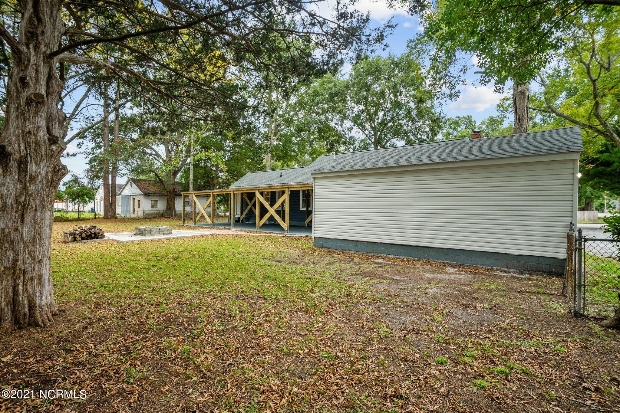 126 Roosevelt Road Jacksonville, NC 28540 - Photo 36 of 44 Back View of Property
