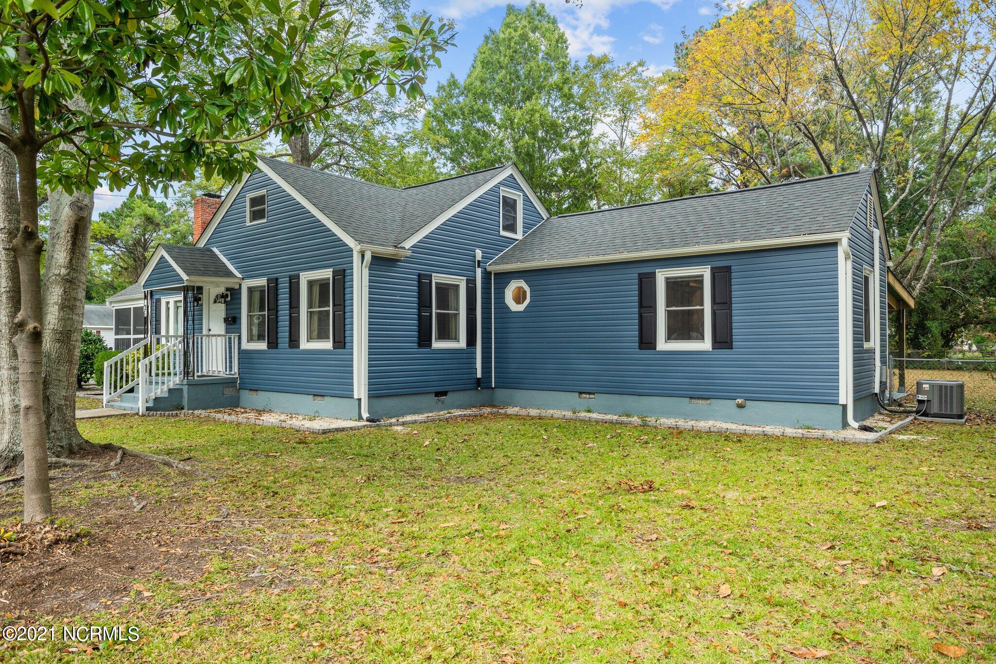 126 Roosevelt Road Jacksonville, NC 28540 - Photo 4 of 44 Side View