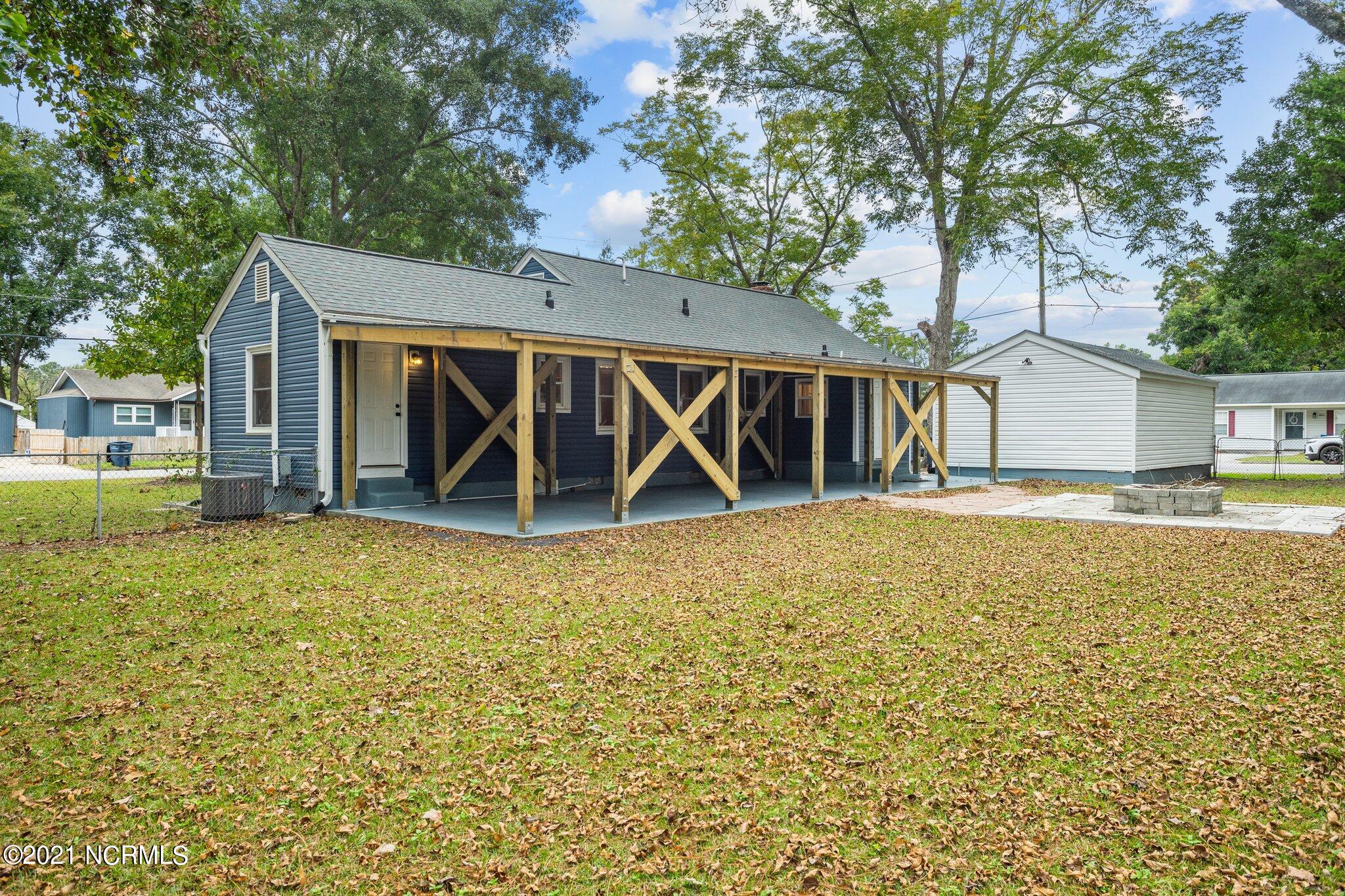 126 Roosevelt Road Jacksonville, NC 28540 - Photo 6 of 44 Covered Back Patio