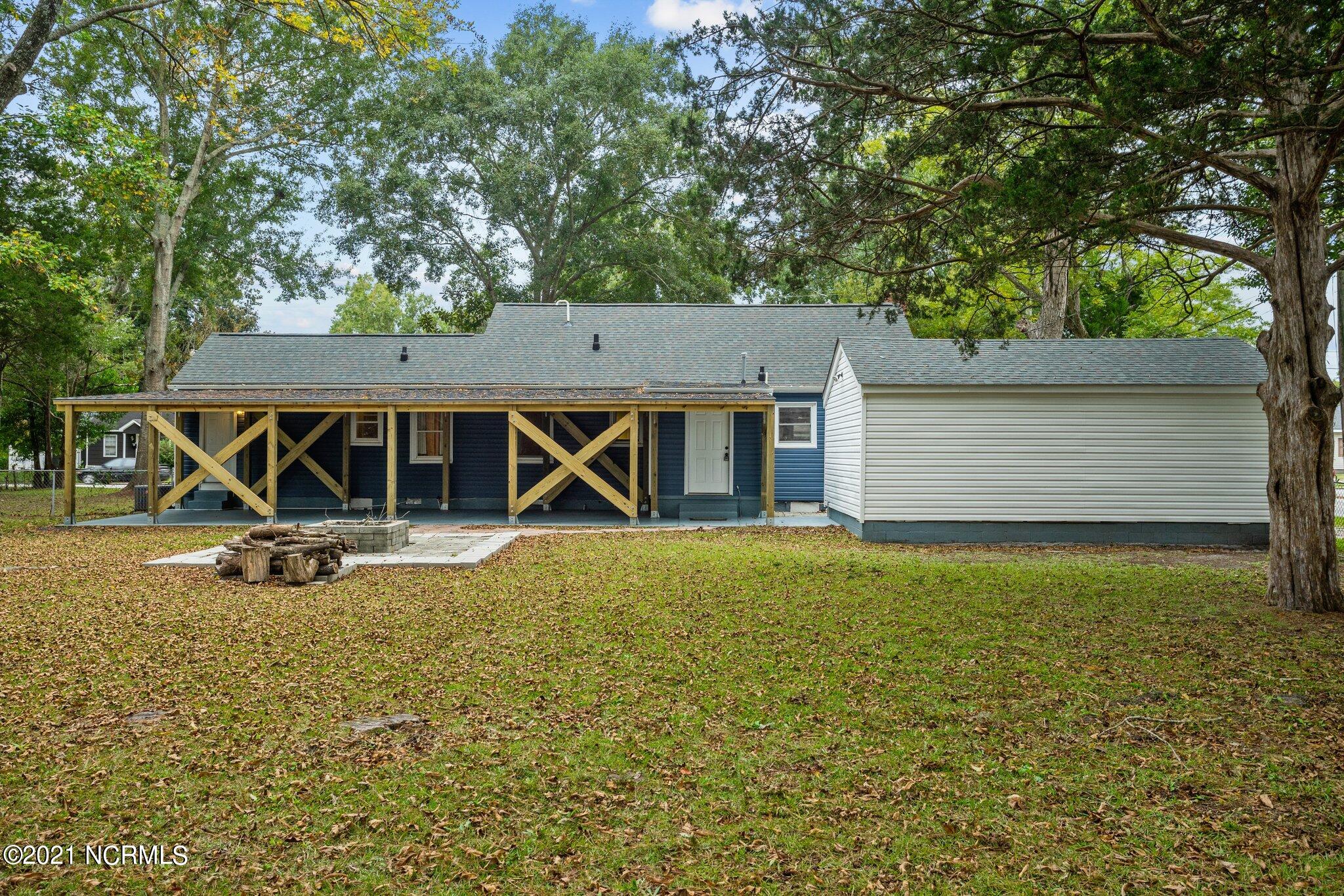 126 Roosevelt Road Jacksonville, NC 28540 - Photo 7 of 44 Covered Back Patio