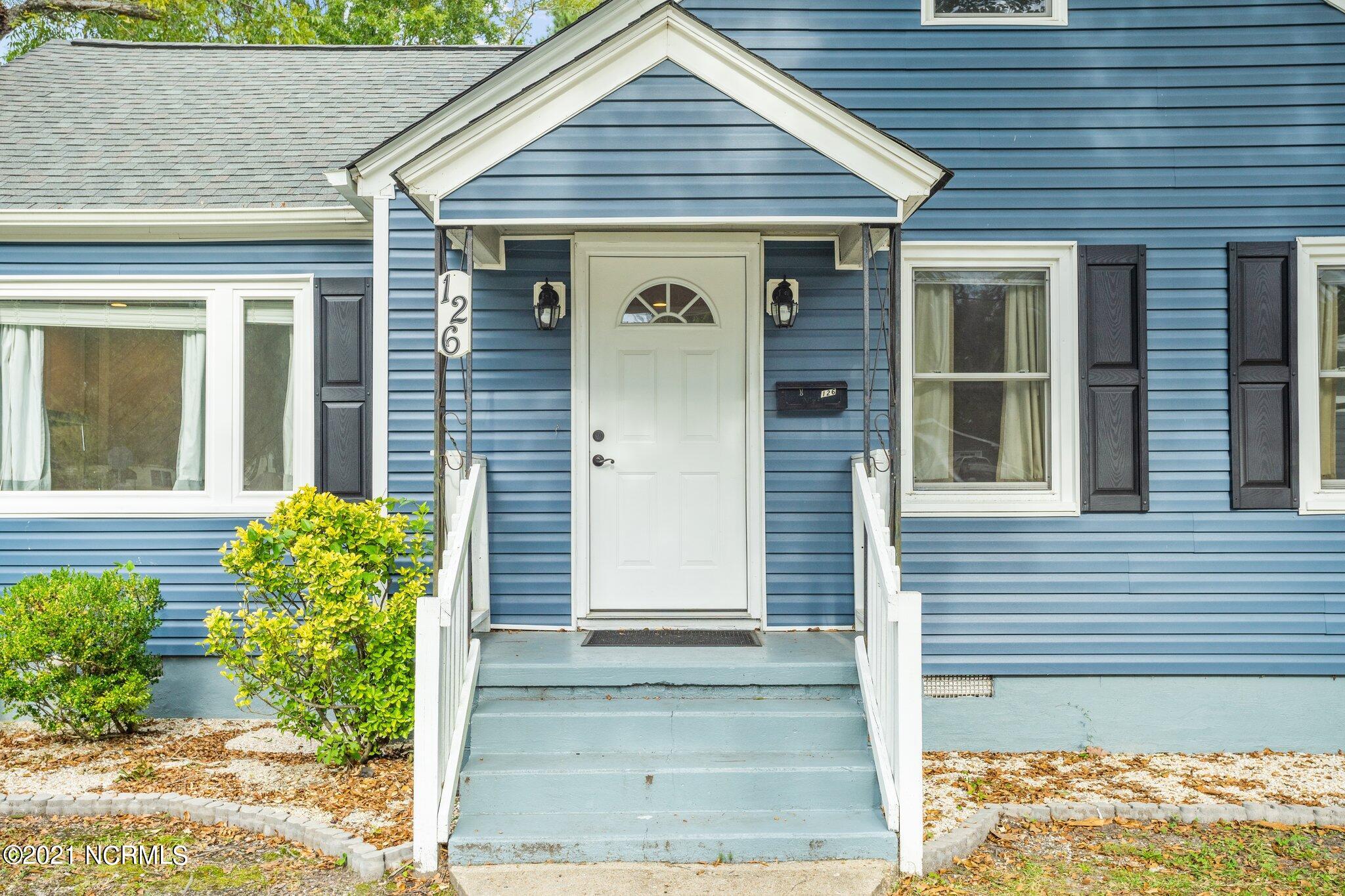 126 Roosevelt Road Jacksonville, NC 28540 - Photo 9 of 44 Front Porch