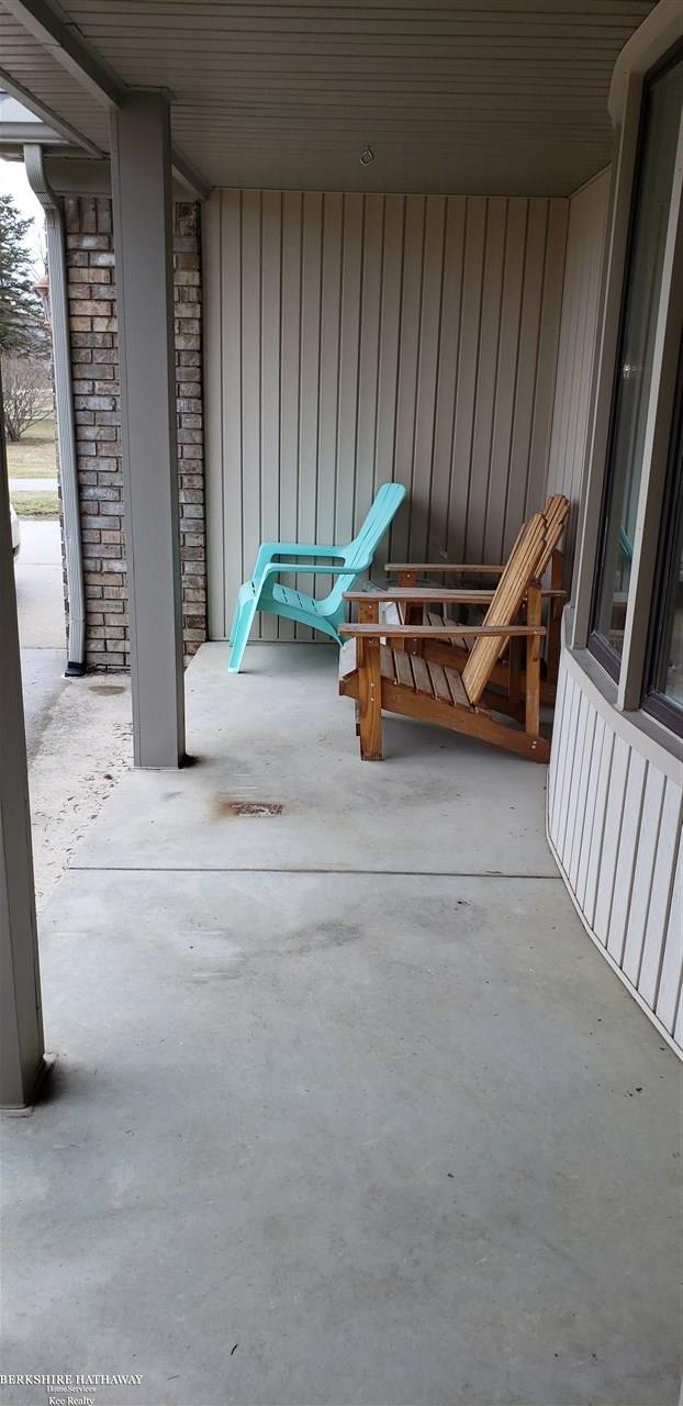 60791 Kittle Road Washington, MI 48094 - Photo 6 of 39 East facing covered front porch