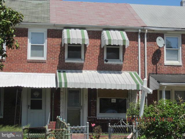 403 Roundview Road Baltimore, MD 21225 - Photo 1 of 10 Exterior (Front)