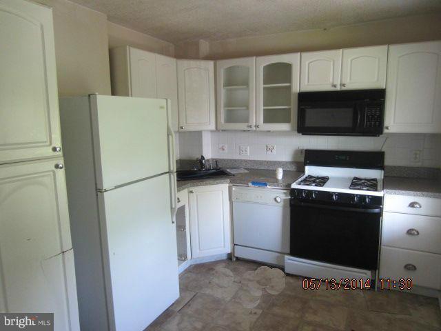 403 Roundview Road Baltimore, MD 21225 - Photo 4 of 10 Kitchen