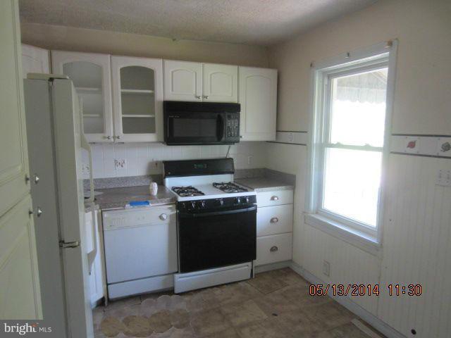 403 Roundview Road Baltimore, MD 21225 - Photo 5 of 10 Kitchen