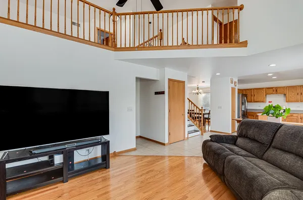 $435,000 | 1544 Suncrest Lane, Bolingbrook, IL 60490