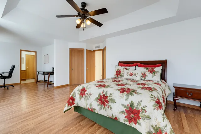 $435,000 | 1544 Suncrest Lane, Bolingbrook, IL 60490