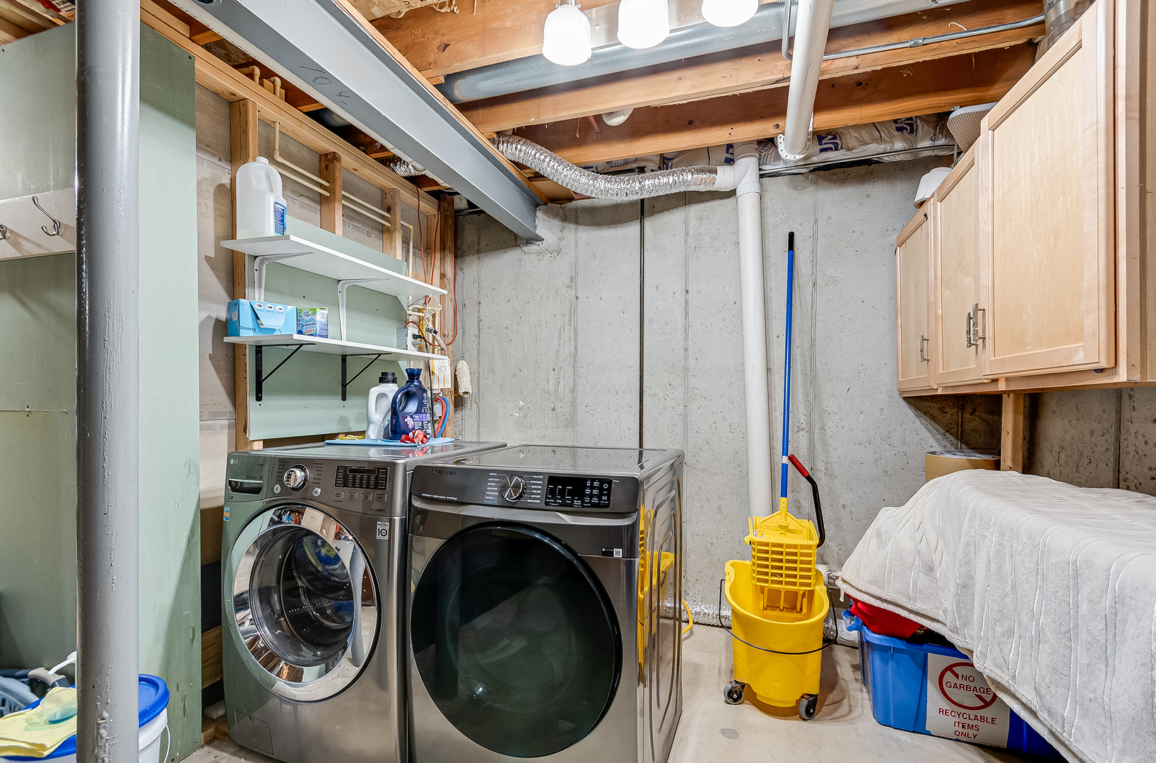 1544 Suncrest Lane Bolingbrook, IL 60490 - Photo 26 of 29 a utility room with dryer and washer