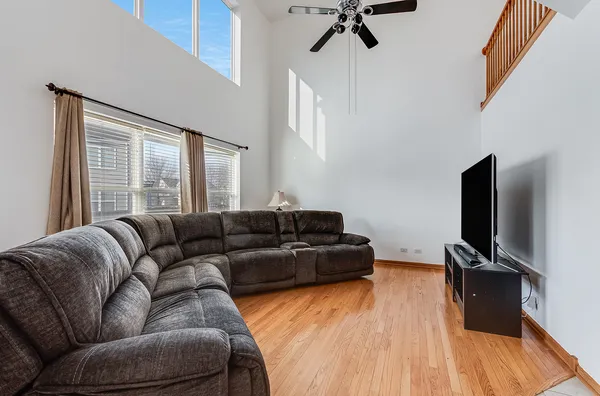 $435,000 | 1544 Suncrest Lane, Bolingbrook, IL 60490