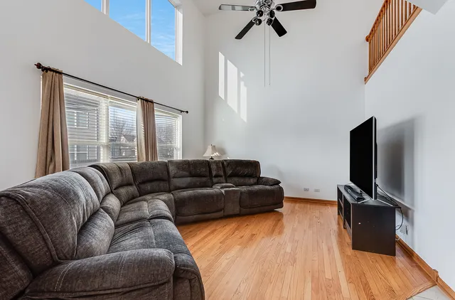 $435,000 | 1544 Suncrest Lane, Bolingbrook, IL 60490