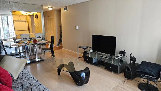 $1,650 | 16851 Northeast 23rd Avenue, Unit A217, North Miami Beach, FL 33160