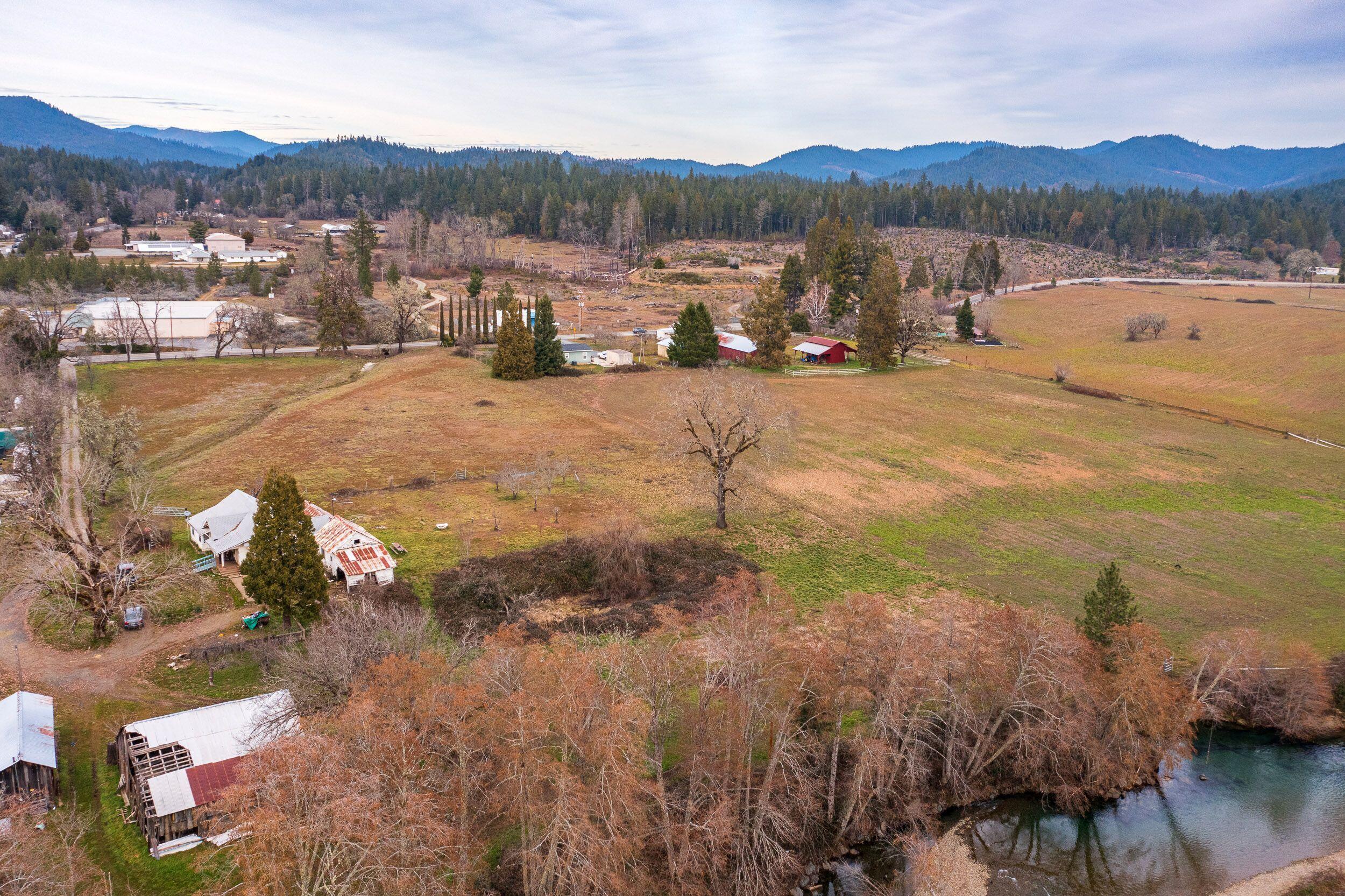 175 Deer Creek Road Selma, OR 97538 - Photo 3 of 25 8ZsQZ_-Q