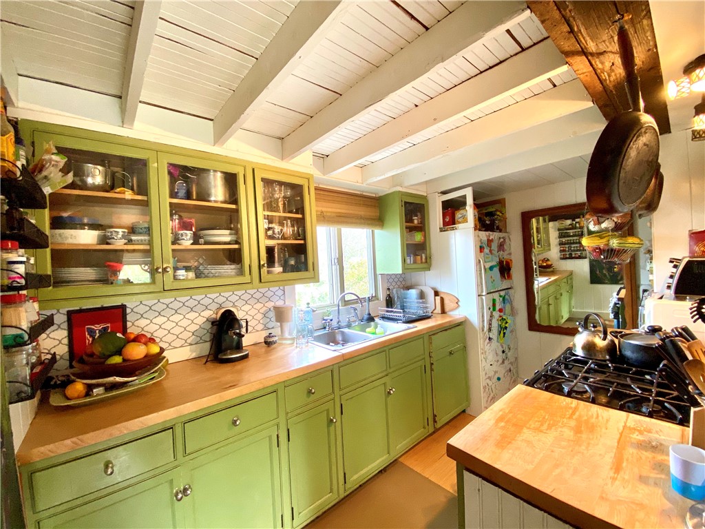 351 High Street Block Island, RI 02807 - Photo 7 of 9