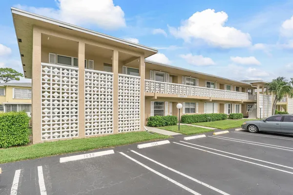 $189,900 | 1110 Boxwood Drive, Unit 202, Delray Beach, FL 33445