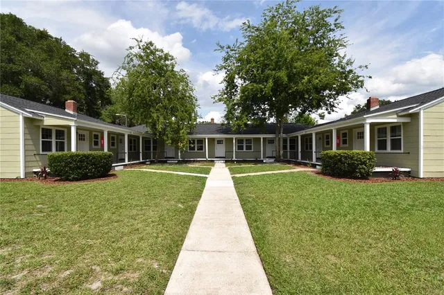 $1,100 | 1028 Northeast 3rd Avenue, Gainesville, FL 32601