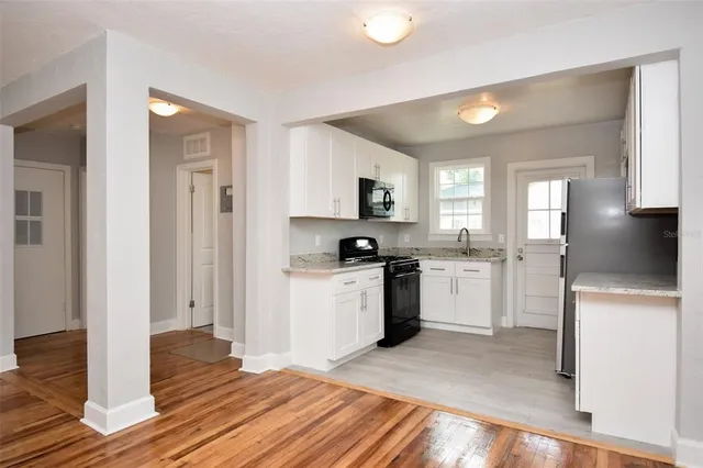 $1,100 | 1028 Northeast 3rd Avenue, Gainesville, FL 32601