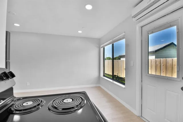 $1,550 | 6101 Northwest 9th Court, Unit 2, Pompano Beach, FL 33063