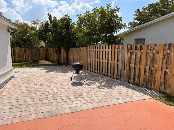 $550,000 | 601 Northwest 38th Street, Deerfield Beach, FL 33064