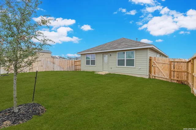 $1,600 | 263 Pigeon Green, San Antonio, TX 78253