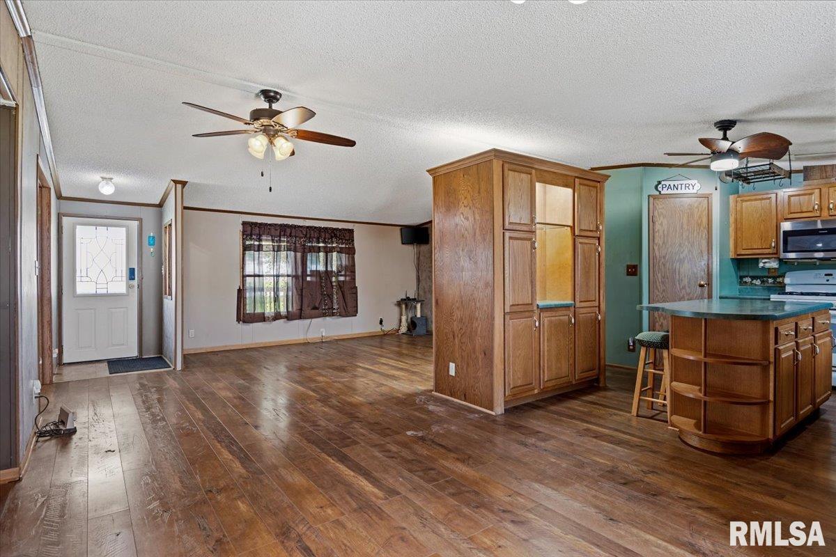 28457 Tutman Road Greenview, IL 62642 - Photo 13 of 49