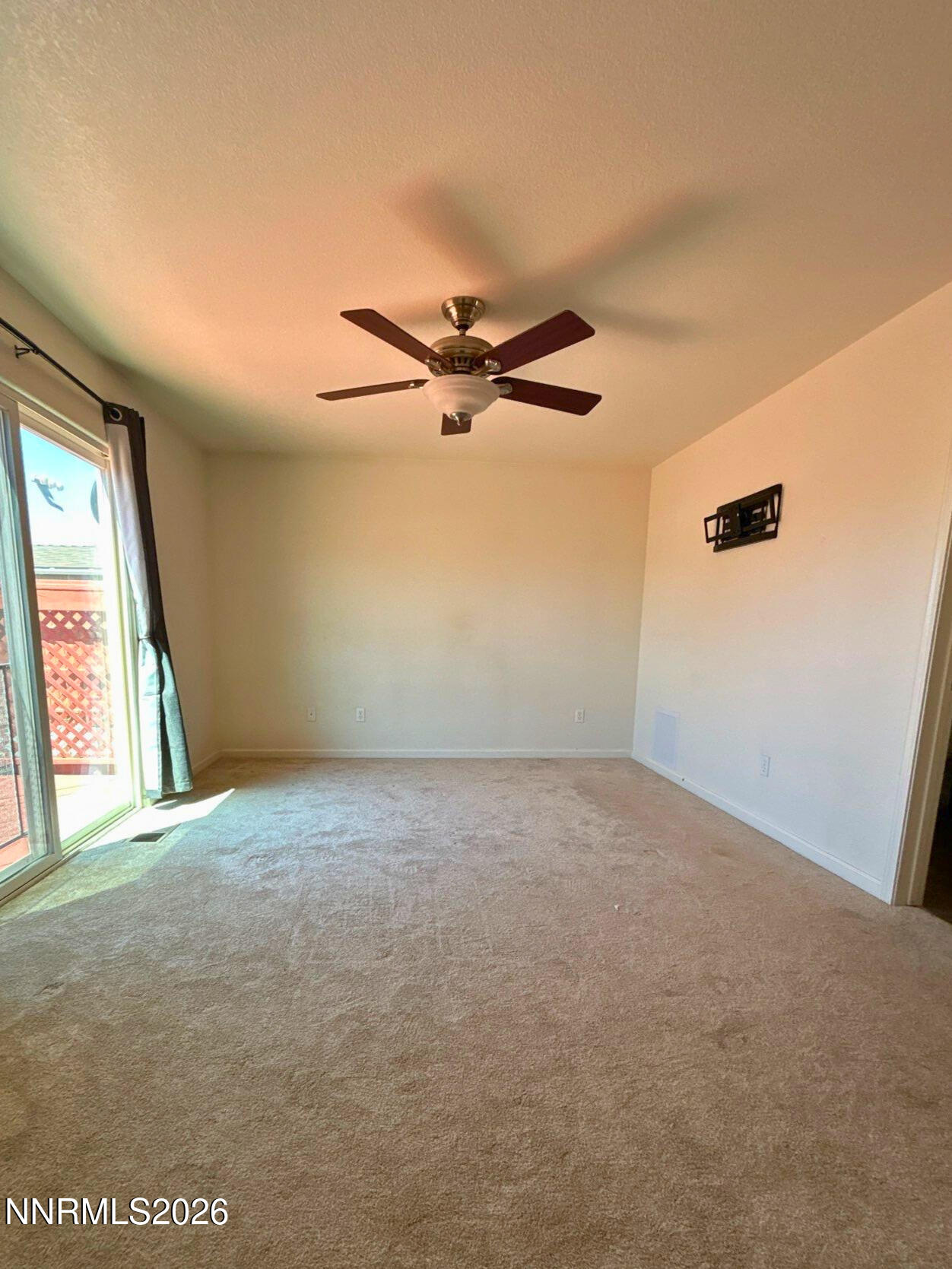 17630 White Tail Court Reno, NV 89508 - Photo 8 of 13 f8002a45-dc6e-4b2f-bca2-1b8ece84066b