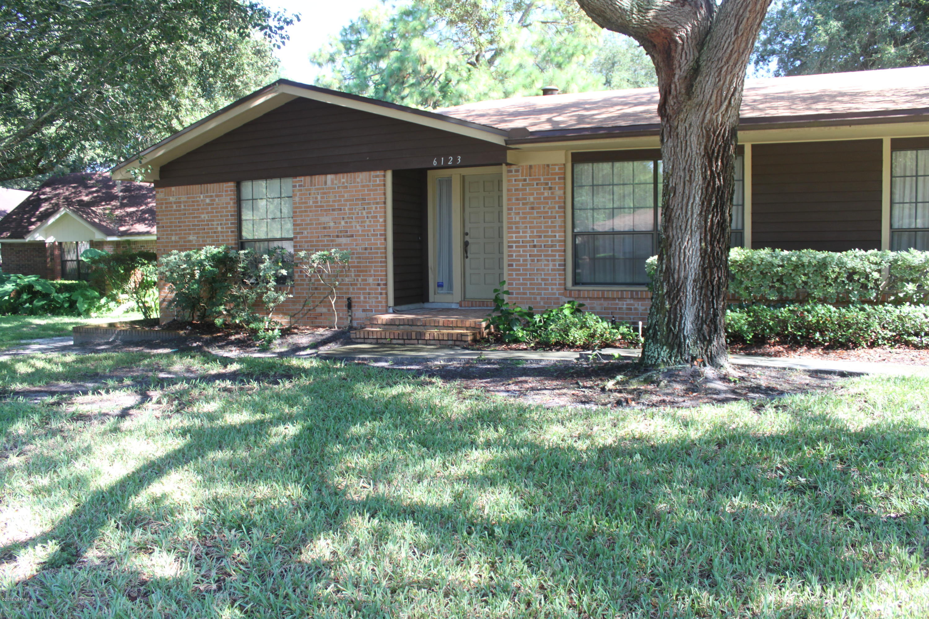 6123 Dawnridge Road East Jacksonville, FL 32277 - Photo 1 of 25 Front 1