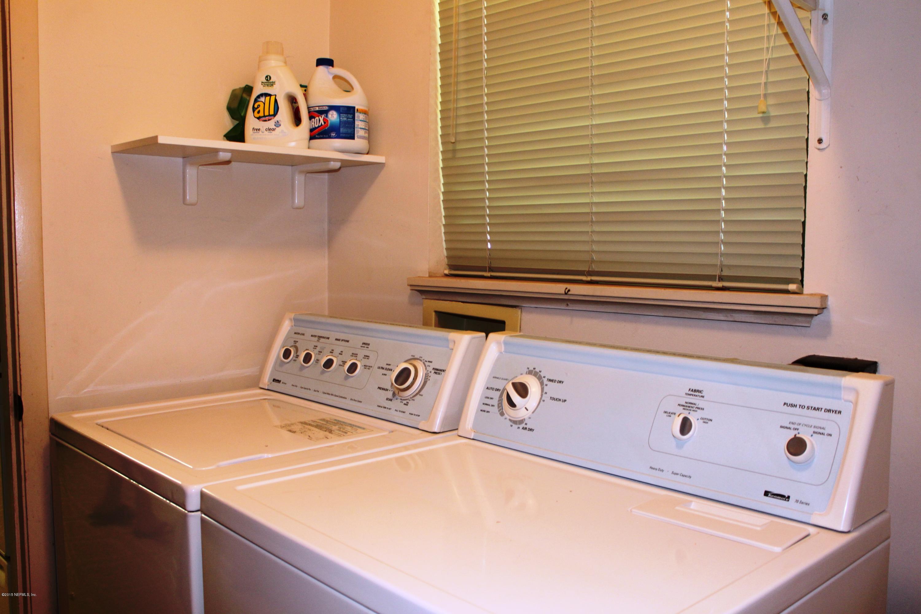 6123 Dawnridge Road East Jacksonville, FL 32277 - Photo 20 of 25 Laudry Room
