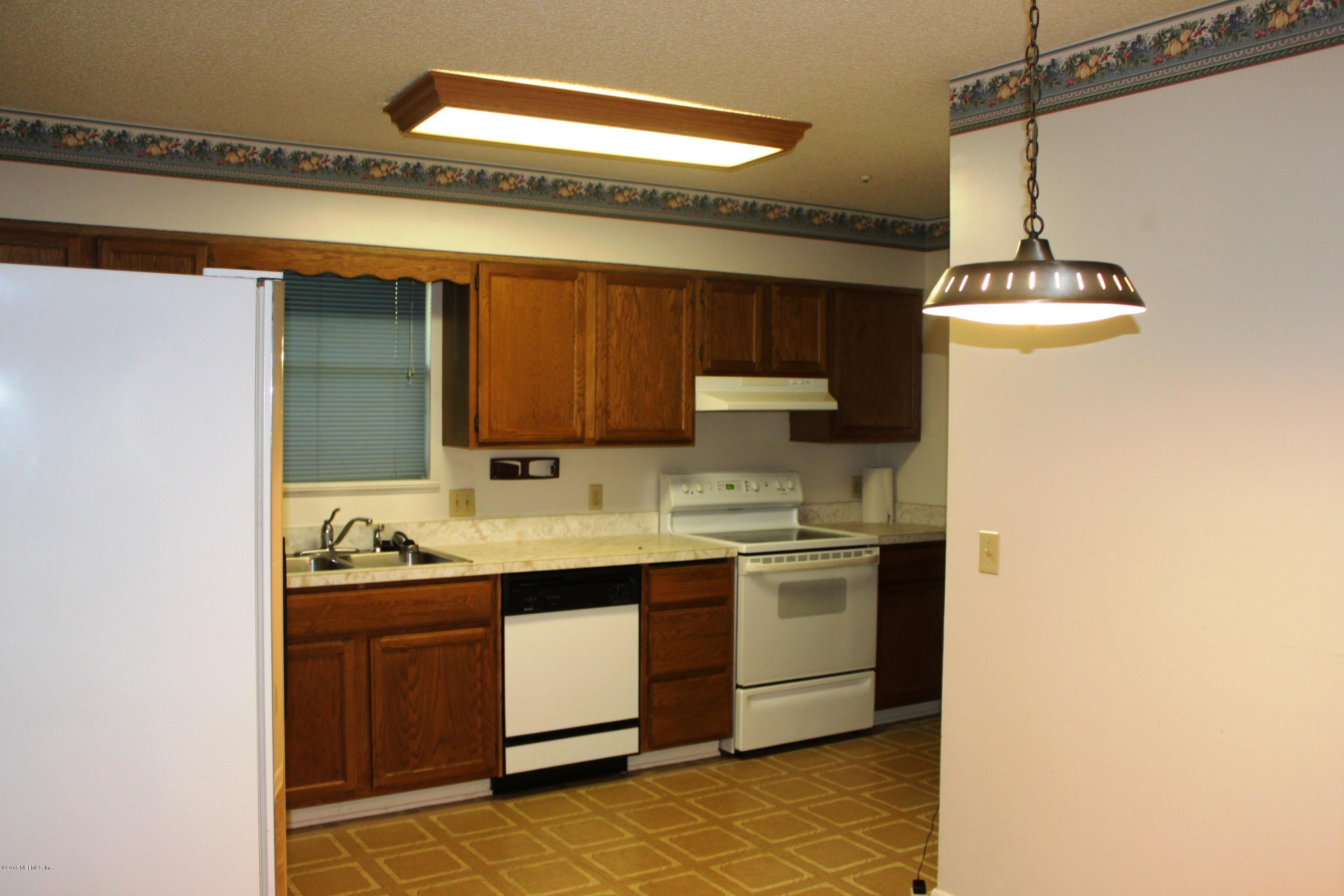 6123 Dawnridge Road East Jacksonville, FL 32277 - Photo 10 of 25 Kitchen