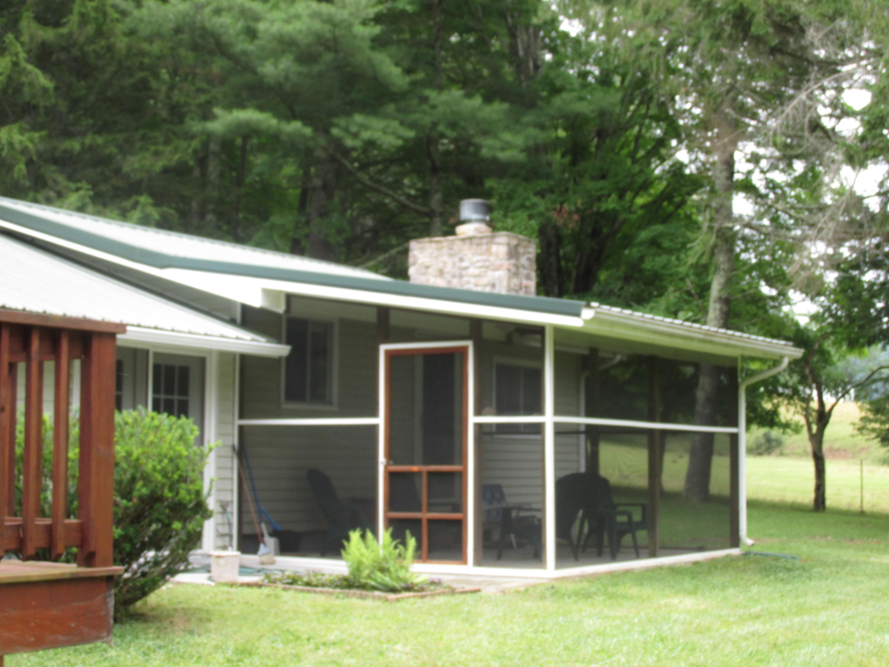 749 Pyles Road Hillsboro, WV 24946 - Photo 20 of 23 Gallery Image 20