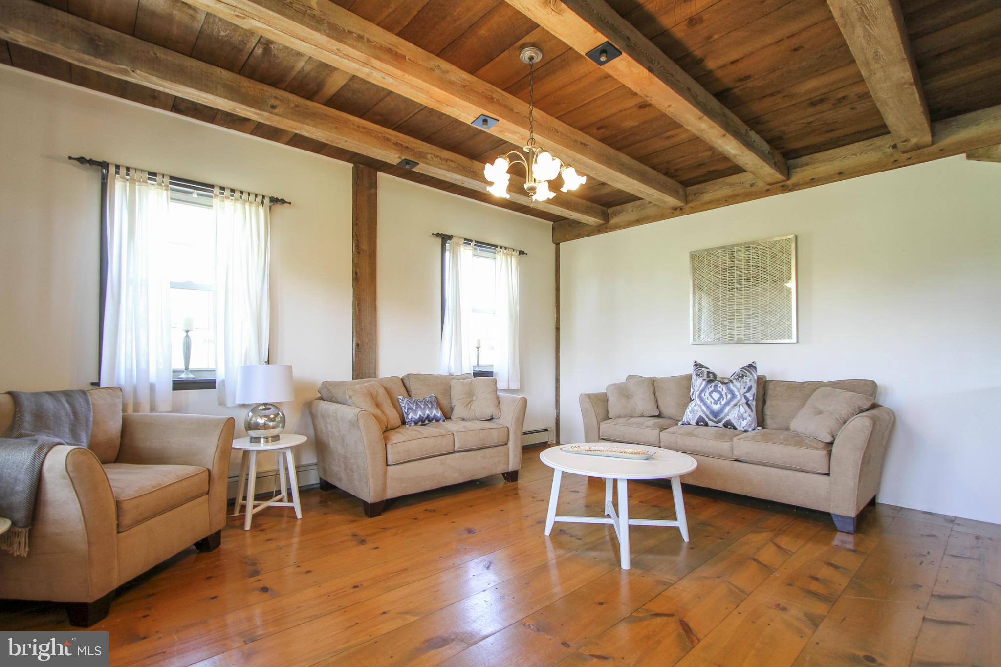 6451 Pamadeva Road Hanover, PA 17331 - Photo 8 of 29 Living Room
