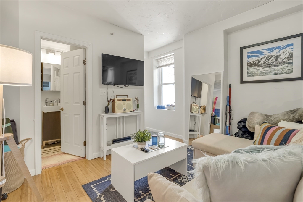 35 North Margin Street, Unit 4 Boston, MA 02113 - Photo 6 of 20