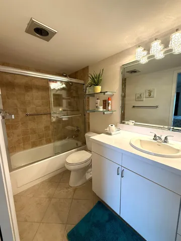 $2,000 | 4032 Yarmouth C, Boca Raton, FL 33434