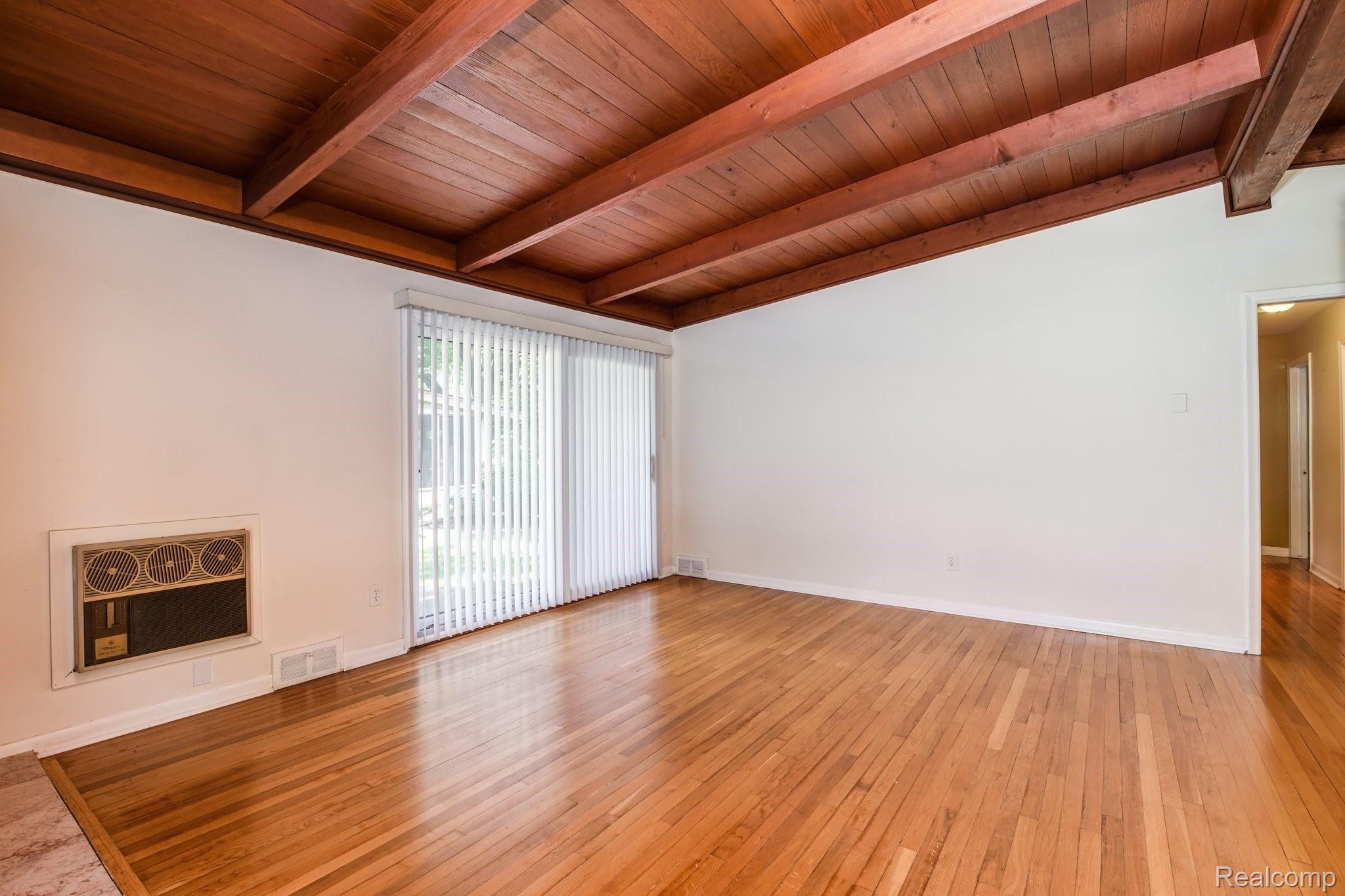 29146 Rambling Road Southfield, MI 48076 - Photo 6 of 30 29146+Rambling+Rd+Southfield-11-web.jpg