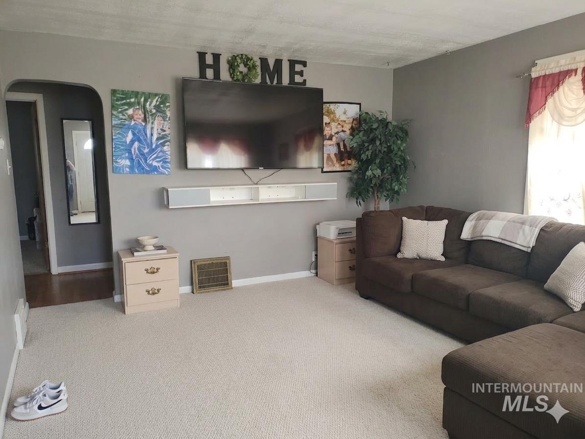 506 California Street Gooding, ID 83330 - Photo 4 of 15