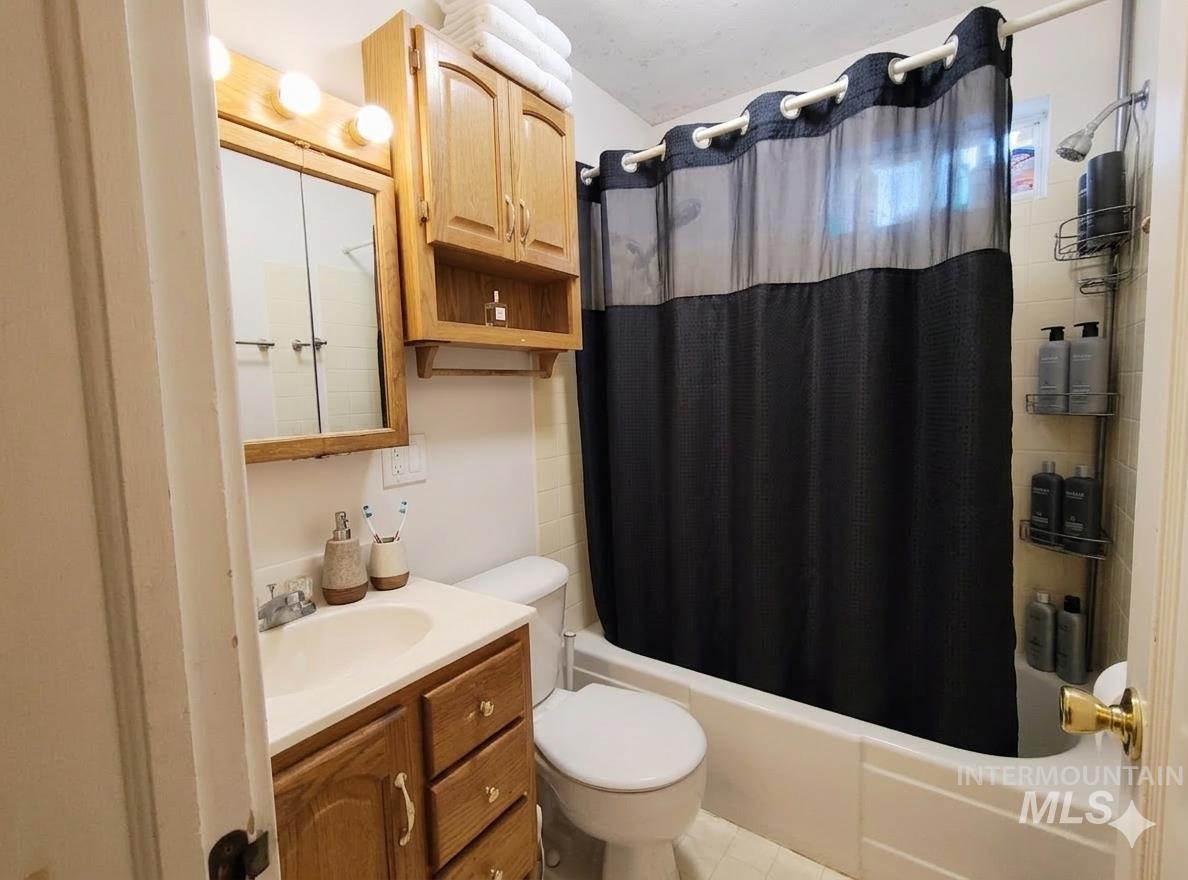 506 California Street Gooding, ID 83330 - Photo 7 of 15