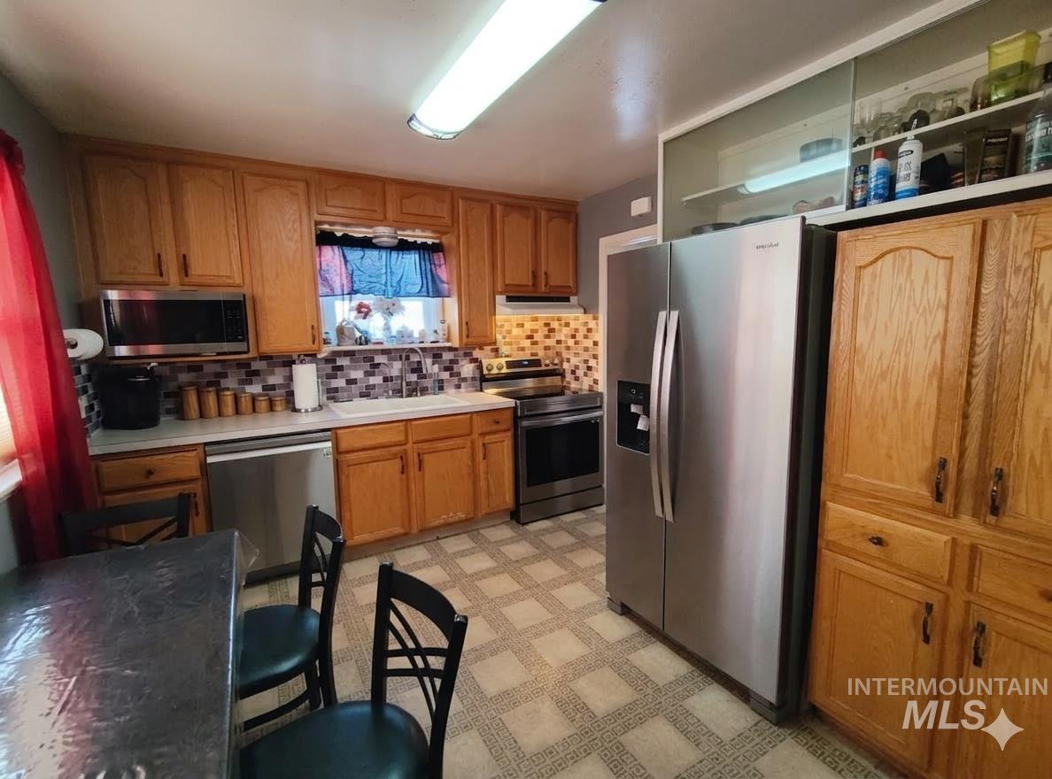 506 California Street Gooding, ID 83330 - Photo 9 of 15