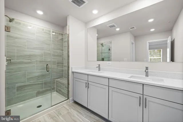 an empty room with a empty space and window