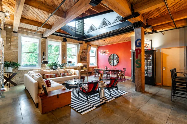 $575,000 | 904 East Pearson Street, Unit 104, Milwaukee, WI 53202